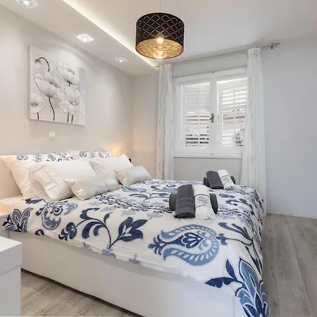 Luxury Apartman Bosse 马卡尔斯卡